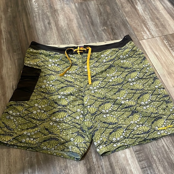 Patagonia Green Dragonfly Swim Trunks - Picture 1 of 7